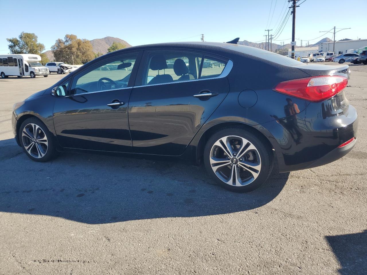 2016 Kia Forte Ex - Image 2