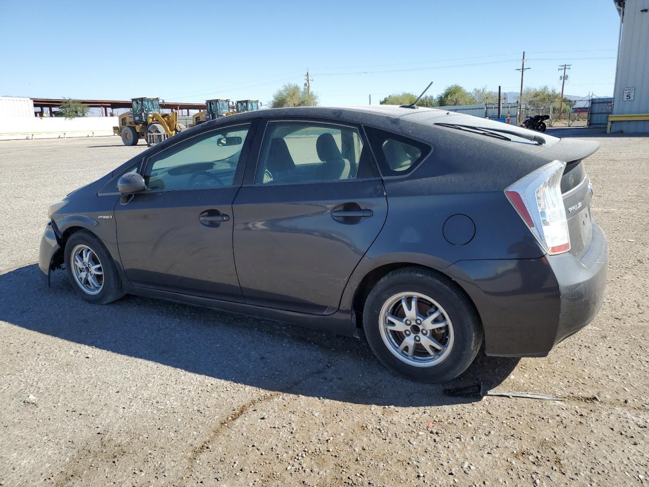 2010 Toyota Prius - Фото 2