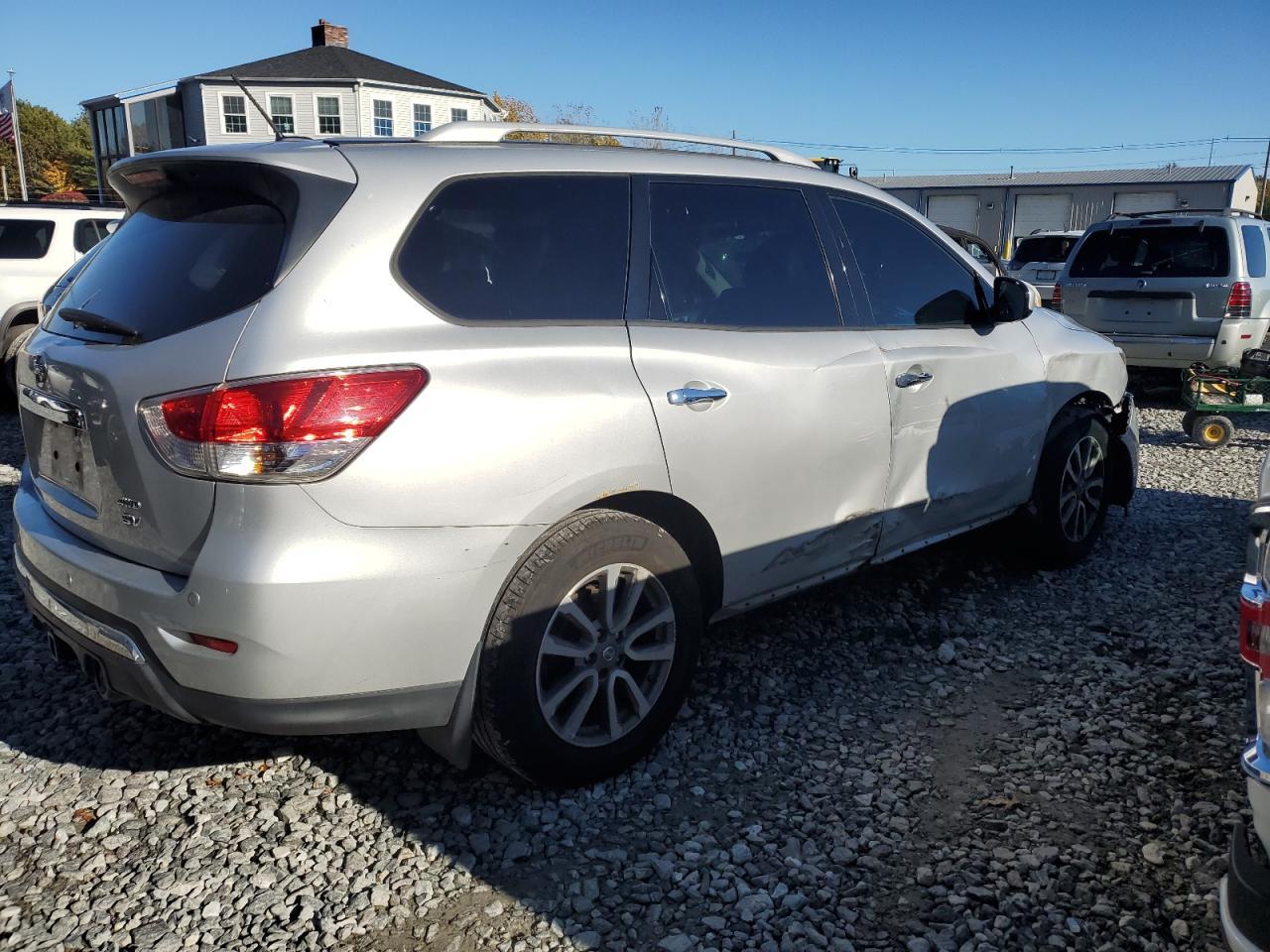 2014 Nissan Pathfinder S - Фото 3