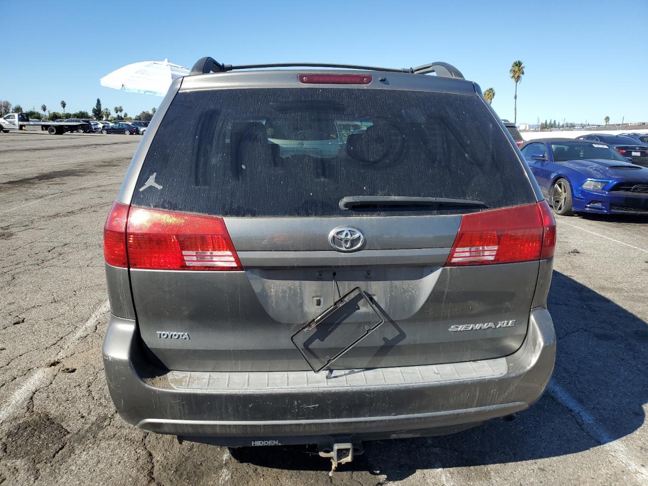 2004 Toyota Sienna Xle - Image 6