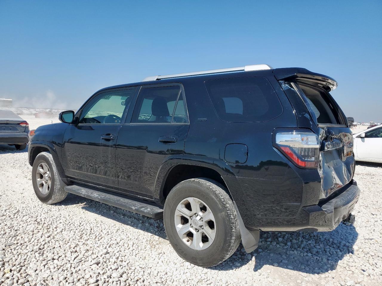 2018 Toyota 4Runner Sr5 - Image 2