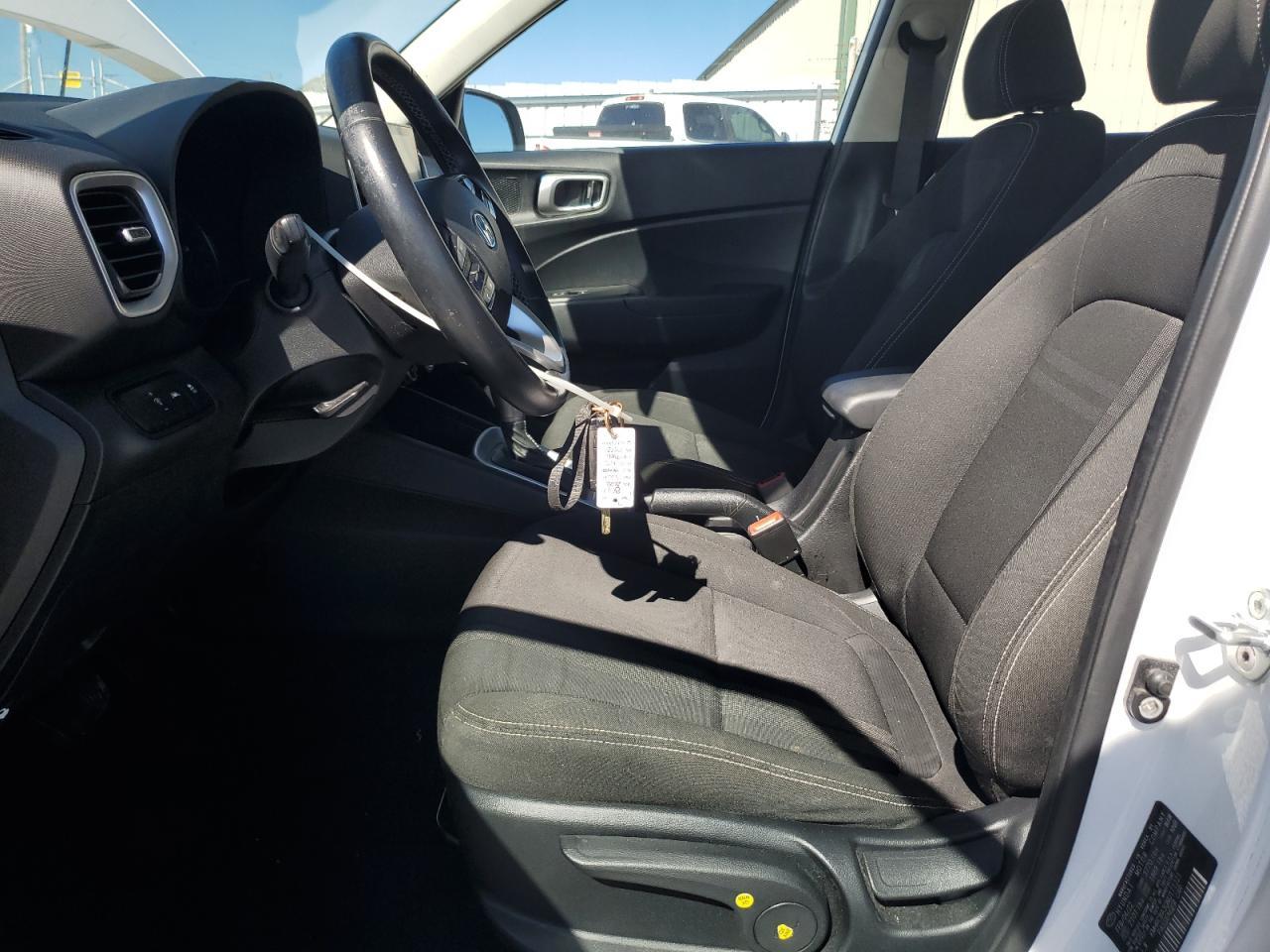 2022 Hyundai Venue Sel - Image 7