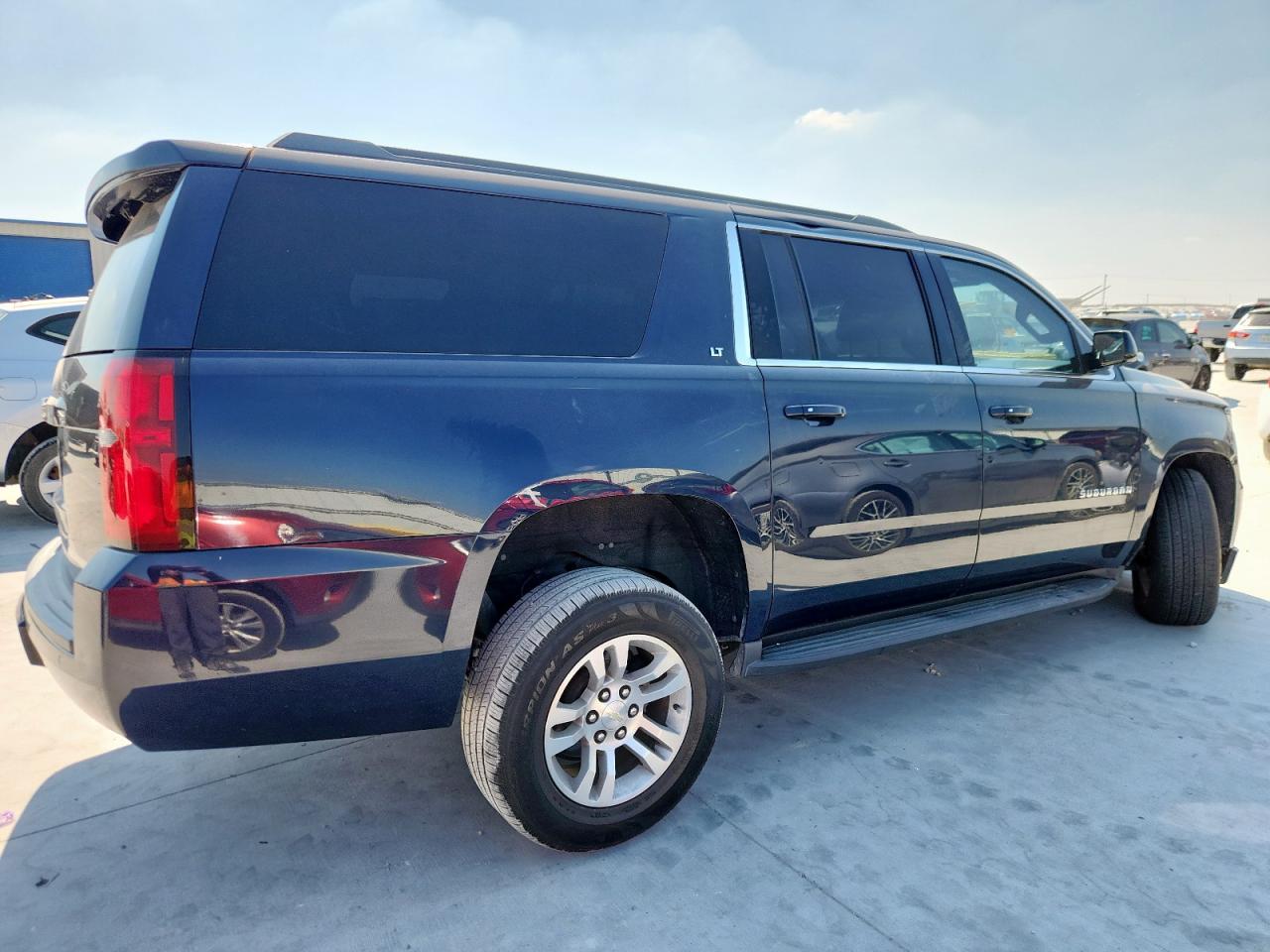 2019 Chevrolet Suburban C1500 Lt - Фото 3