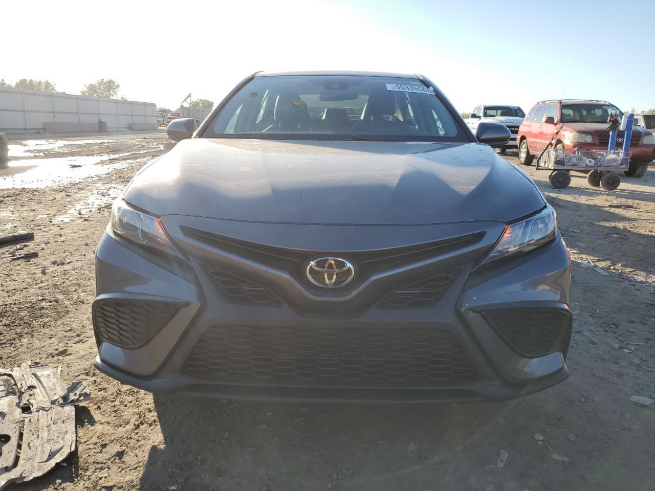 2021 Toyota Camry Se - Фото 5