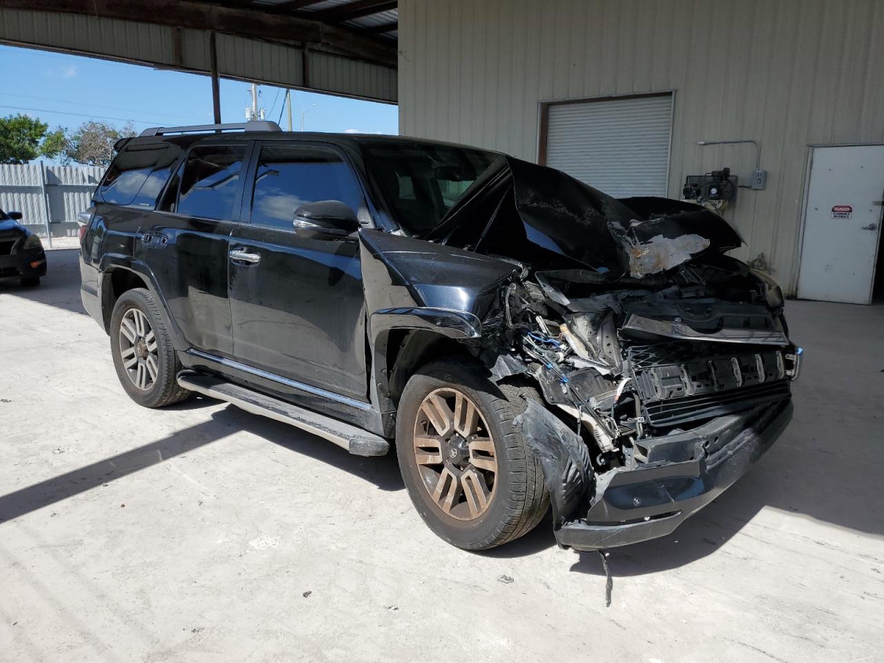 2016 Toyota 4Runner Sr5/Sr5 Premium - Image 4