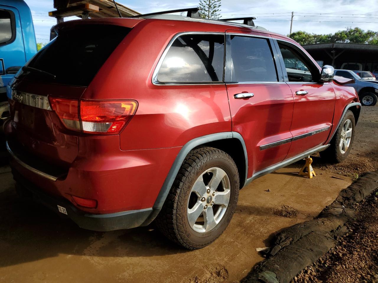 2011 Jeep Grand Cherokee Overland - Image 3