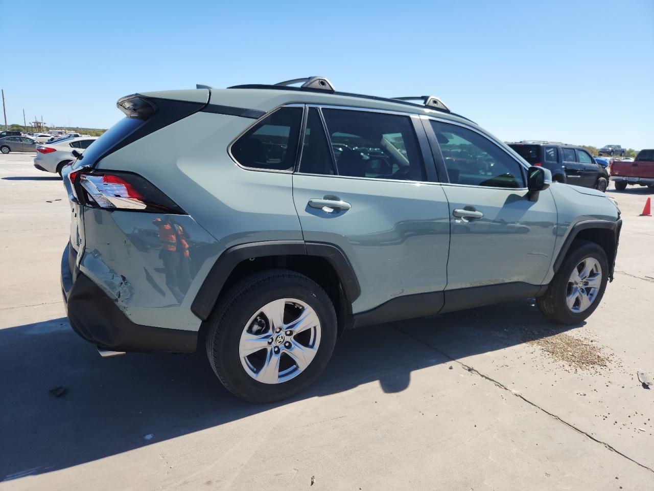 2020 Toyota Rav4 Xle - Image 3