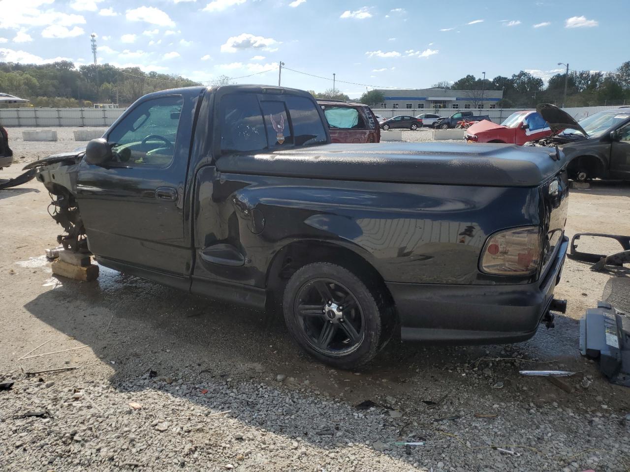 2003 Ford F150 Svt Lightning - Фото 2