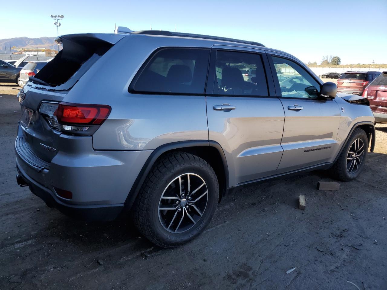 2018 Jeep Grand Cherokee Trailhawk - Фото 3