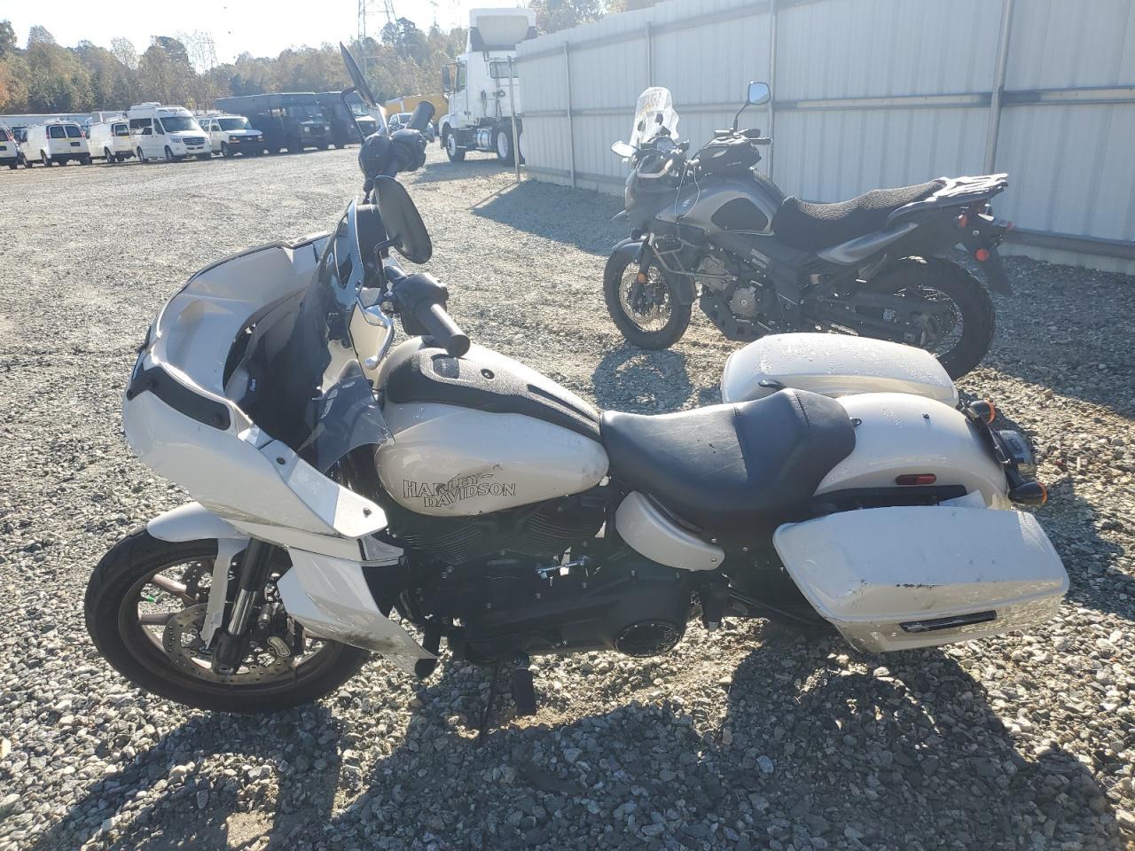 2023 Harley-Davidson Fxlrs - Image 3