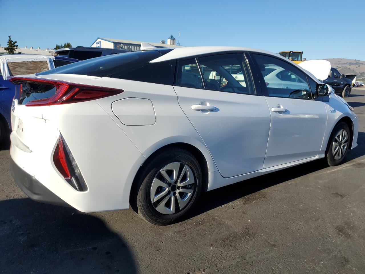 2018 Toyota Prius Prime - Image 3