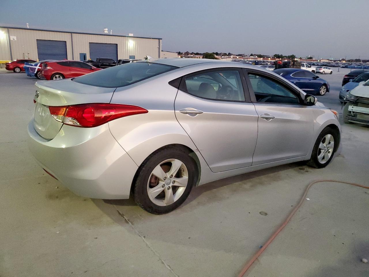 2013 Hyundai Elantra Gls - Фото 3