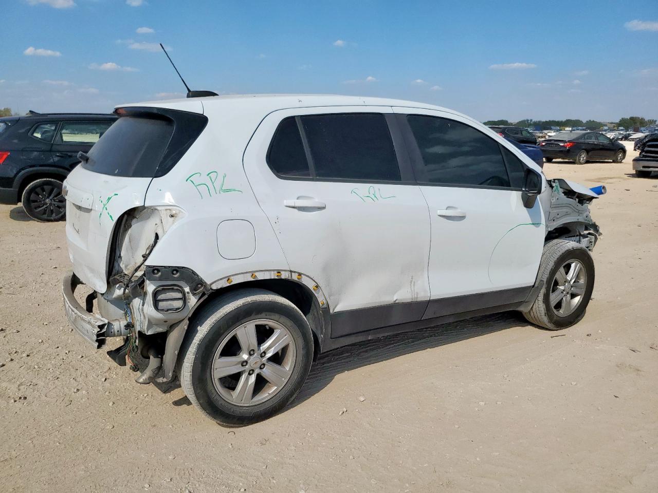 2020 Chevrolet Trax Ls - Фото 3