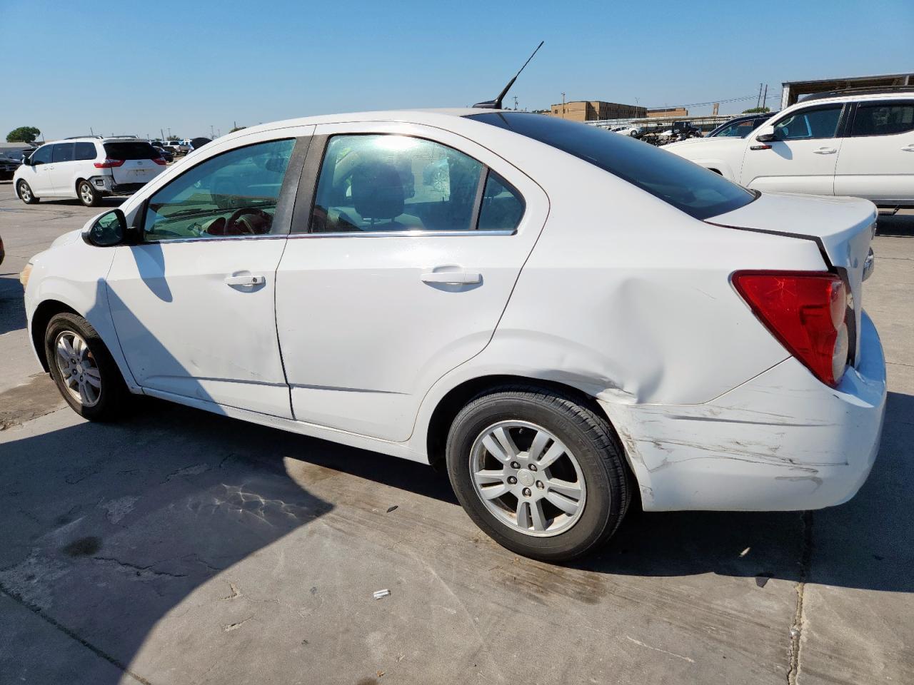 2014 Chevrolet Sonic Lt - Image 2