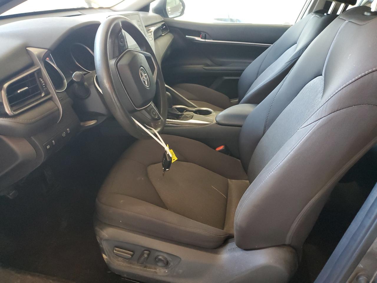 2021 Toyota Camry Le - Фото 7