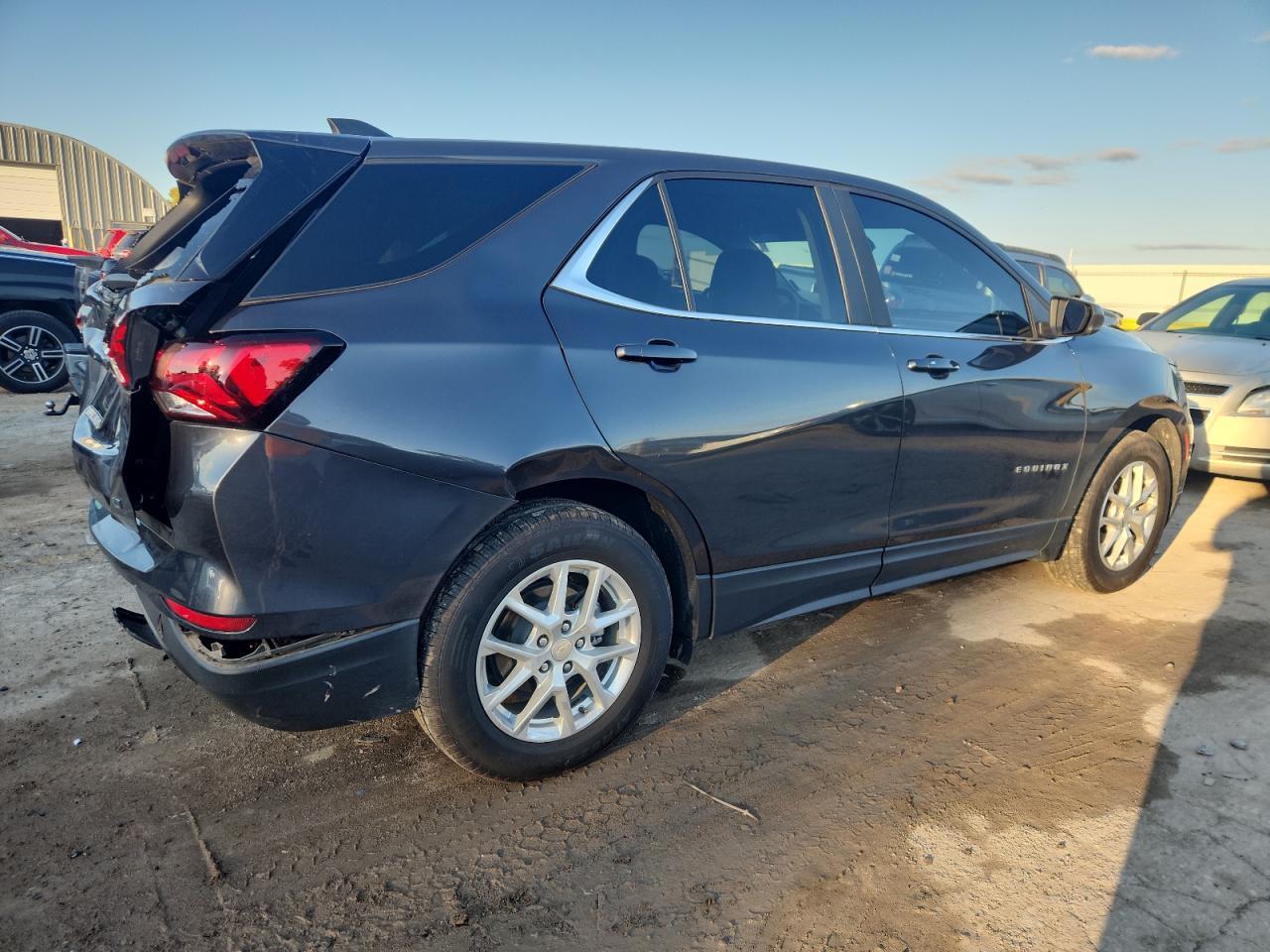 2022 Chevrolet Equinox Lt - Фото 3