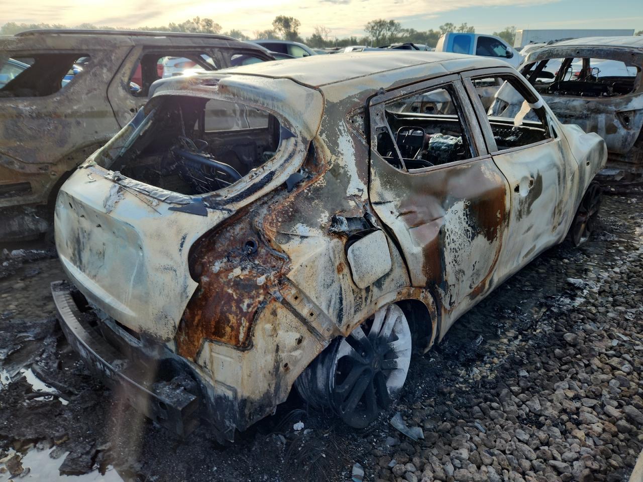 2014 Nissan Juke S - Image 3