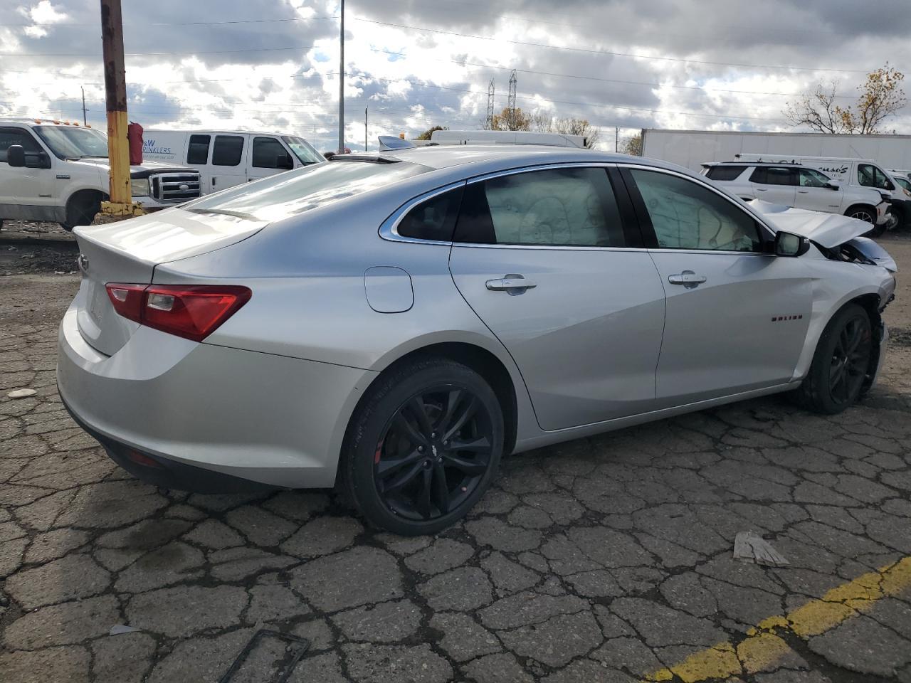 2018 Chevrolet Malibu Lt - Image 3
