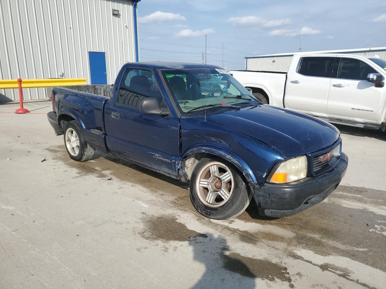 1999 GMC Sonoma - Image 4