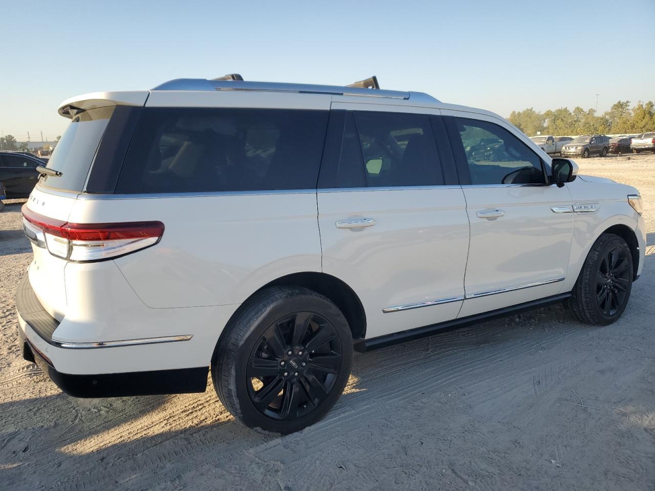 2023 Lincoln Navigator Reserve - Фото 3