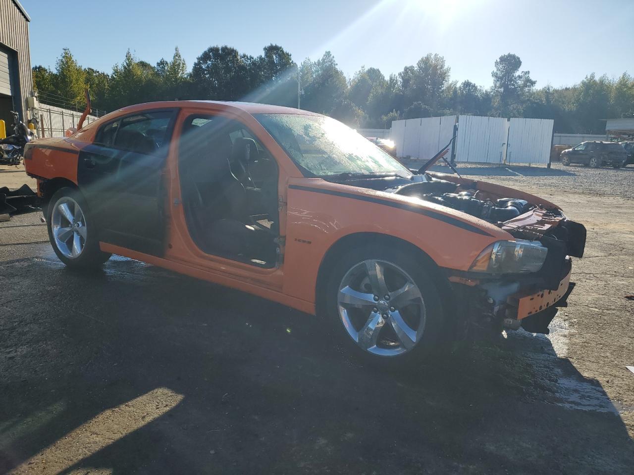 2014 Dodge Charger R - Image 4