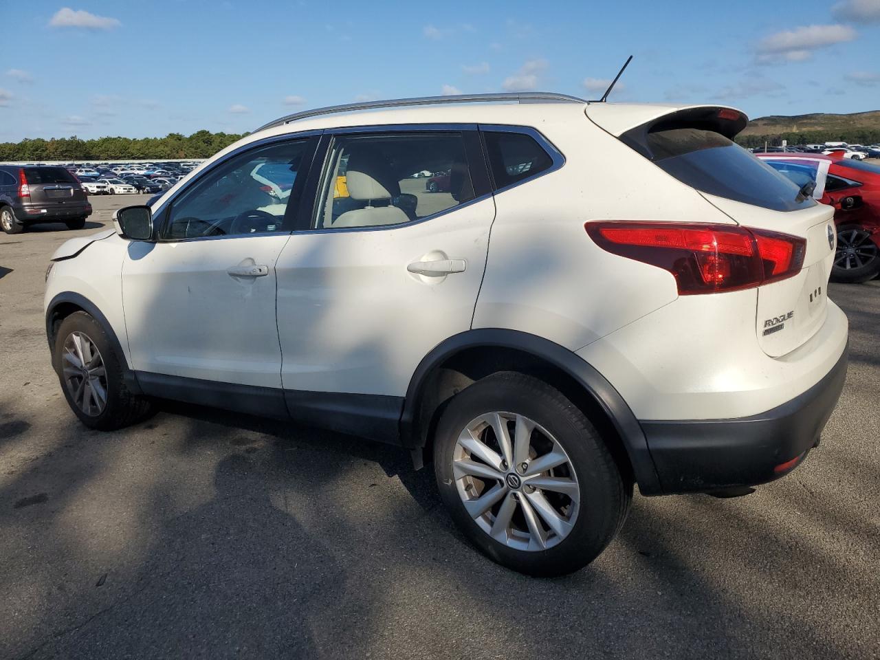 2019 Nissan Rogue Sport S - Фото 2