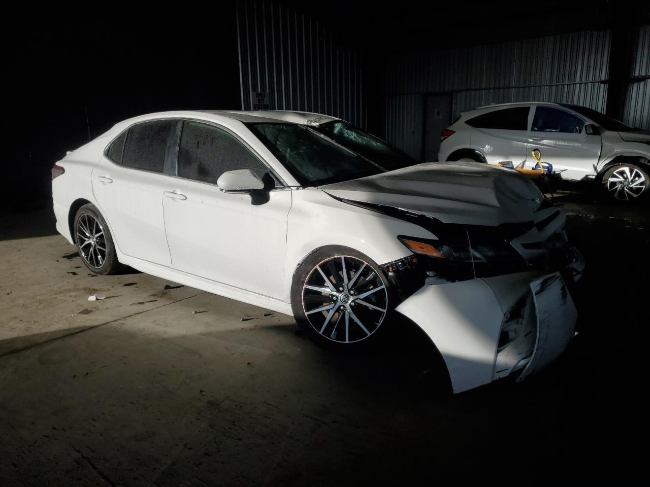 2022 Toyota Camry Se - Image 4