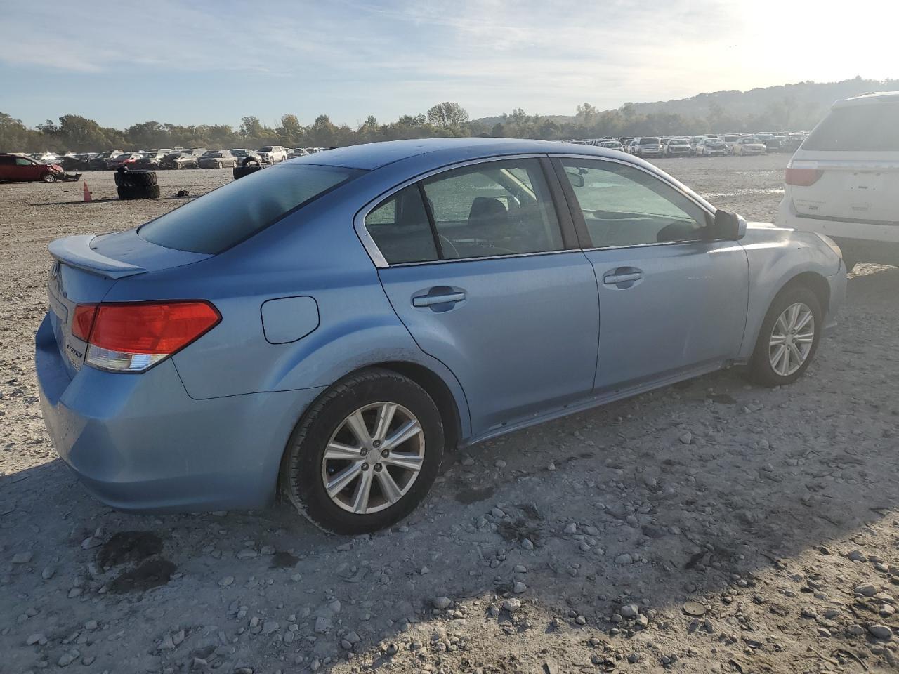 2011 Subaru Legacy 2.5I Premium - Фото 3