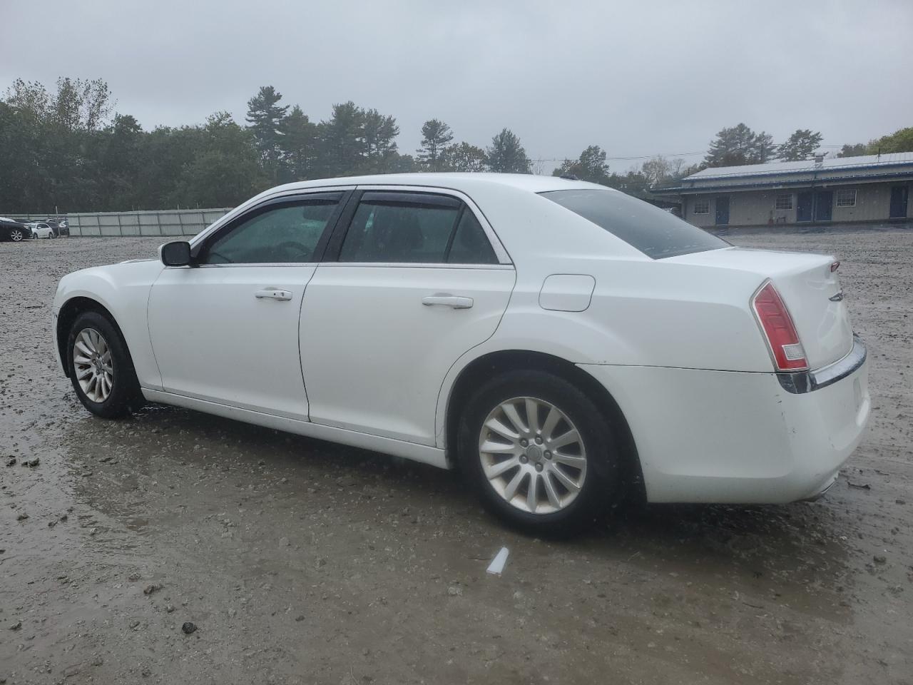 2012 Chrysler 300 - Фото 2