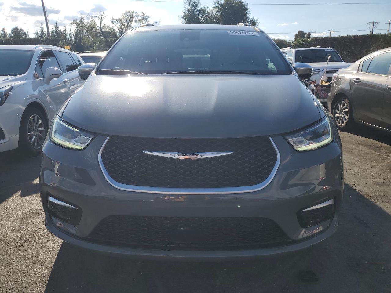 2023 Chrysler Pacifica Hybrid Pinnacle - Image 5