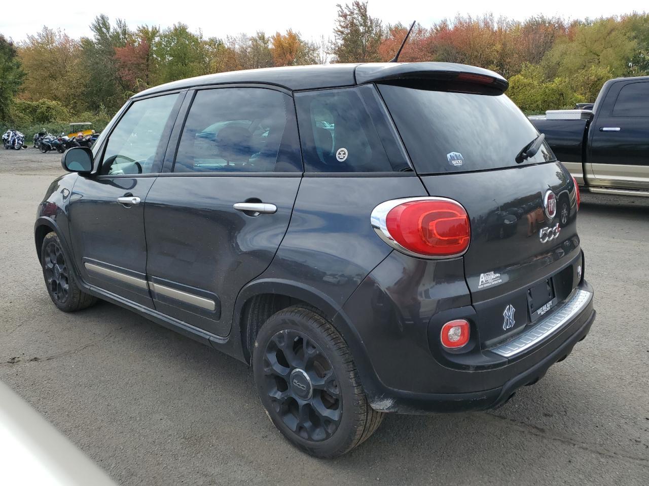 2015 Fiat 500L Trekking - Image 2