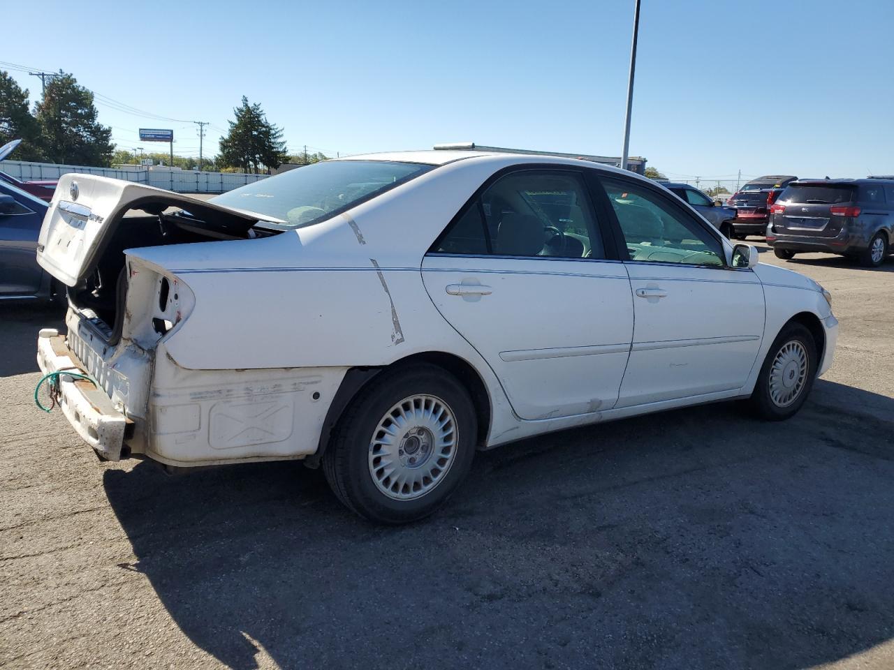 2002 Toyota Camry Le - Фото 3