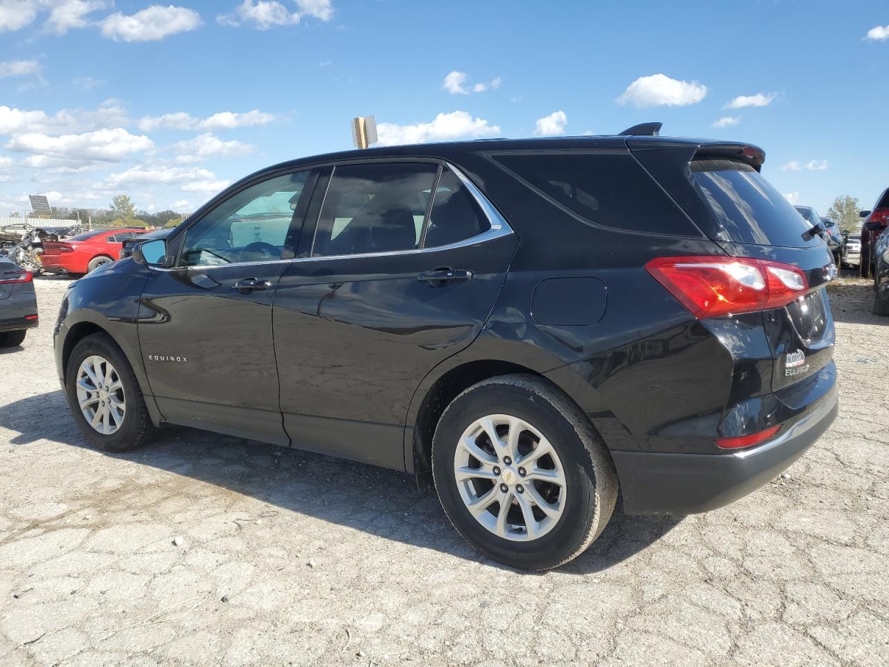 2018 Chevrolet Equinox Lt - Image 2