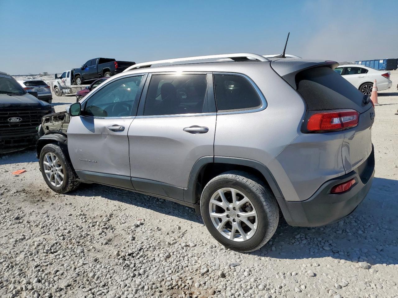 2017 Jeep Cherokee Latitude - Фото 2