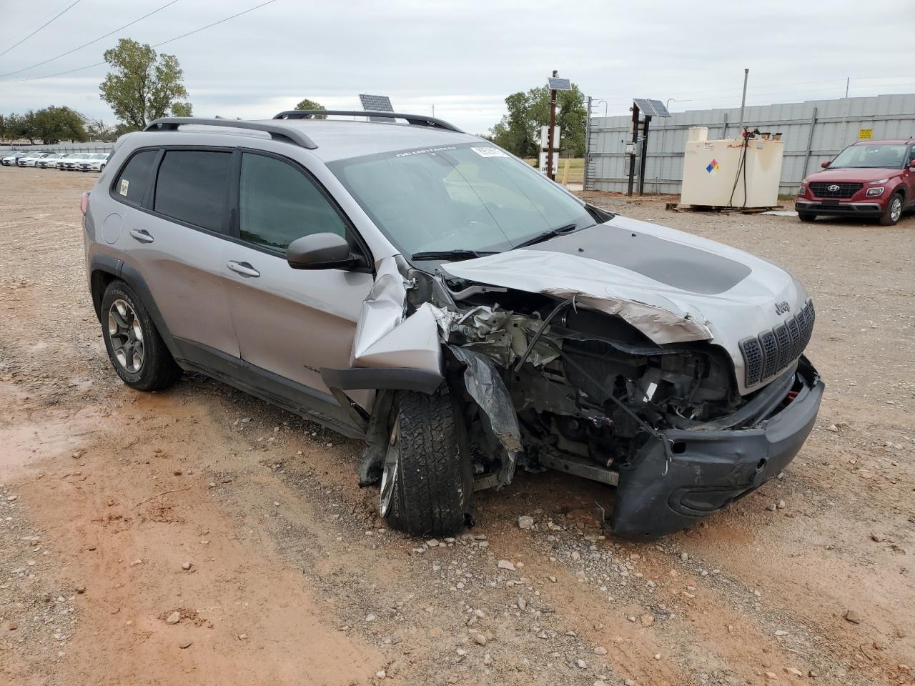 2019 Jeep Cherokee Trailhawk - Image 4