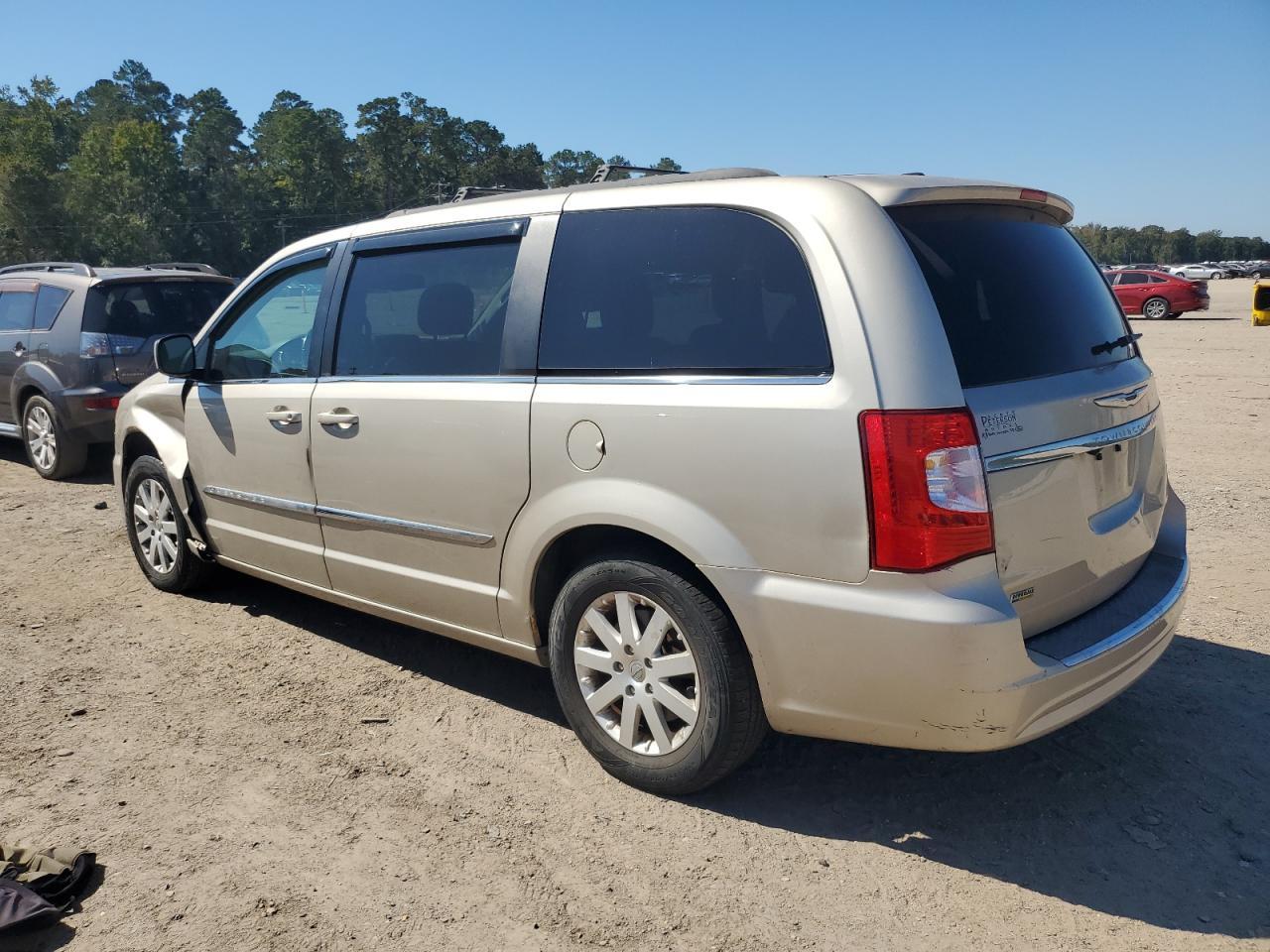 2014 Chrysler Town & Country Touring - Фото 2