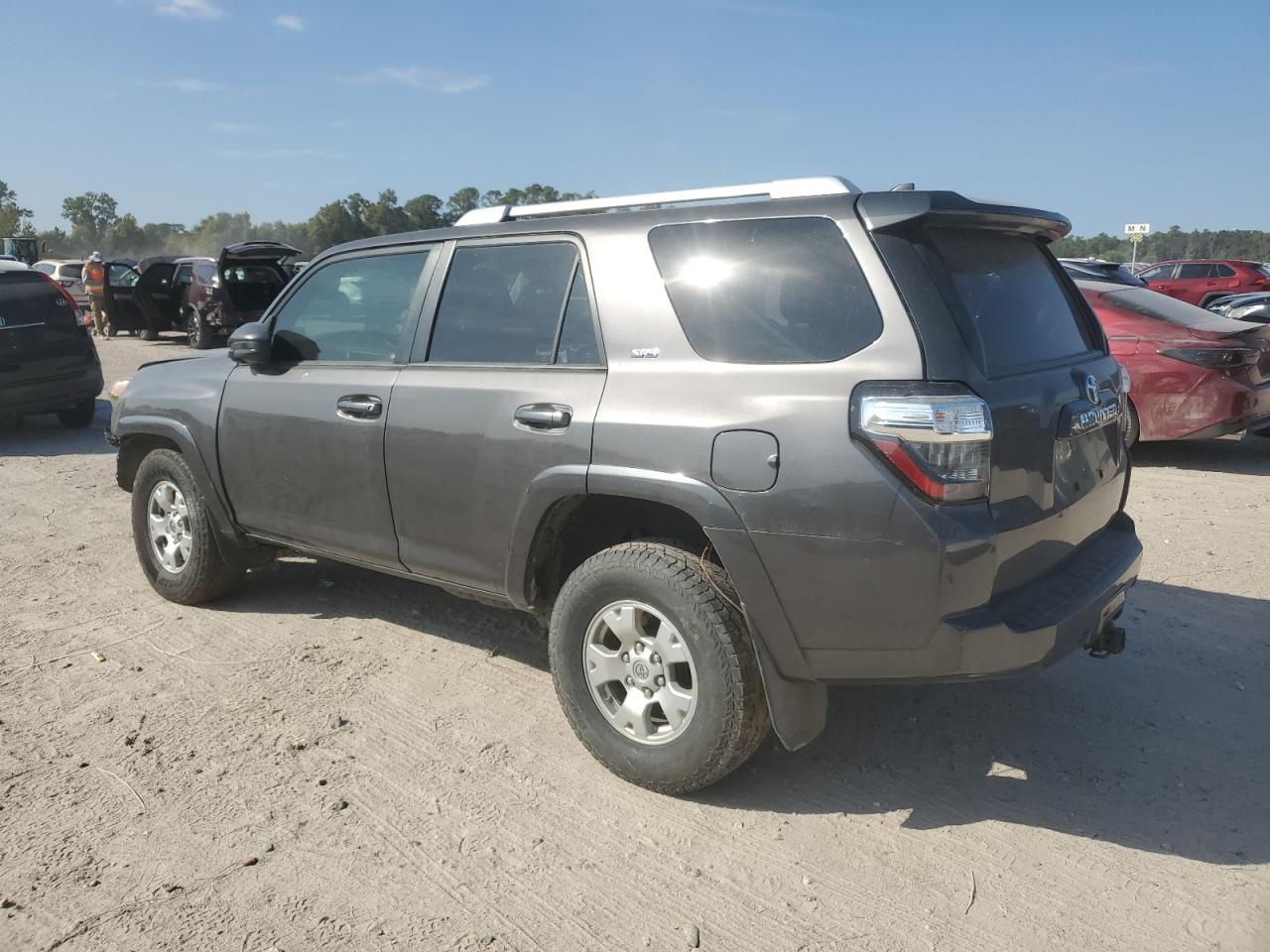 2016 Toyota 4Runner Sr5 - Image 2
