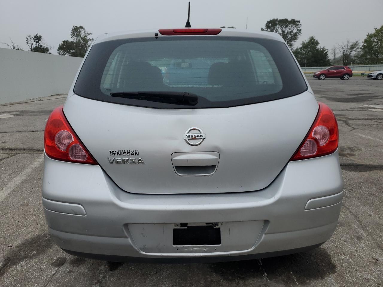 2011 Nissan Versa S - Image 6