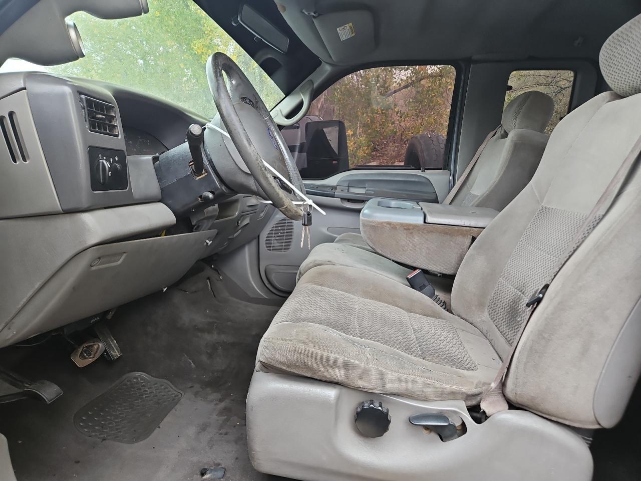 2001 Ford F250 Super Duty - Image 7