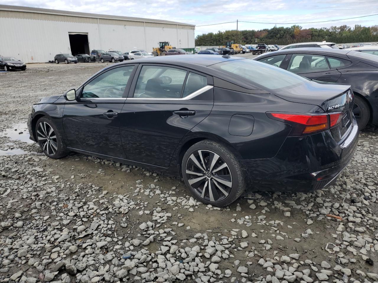 2021 Nissan Altima Sr - Фото 2