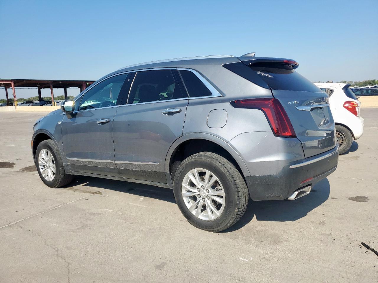 2021 Cadillac Xt5 Luxury - Image 2