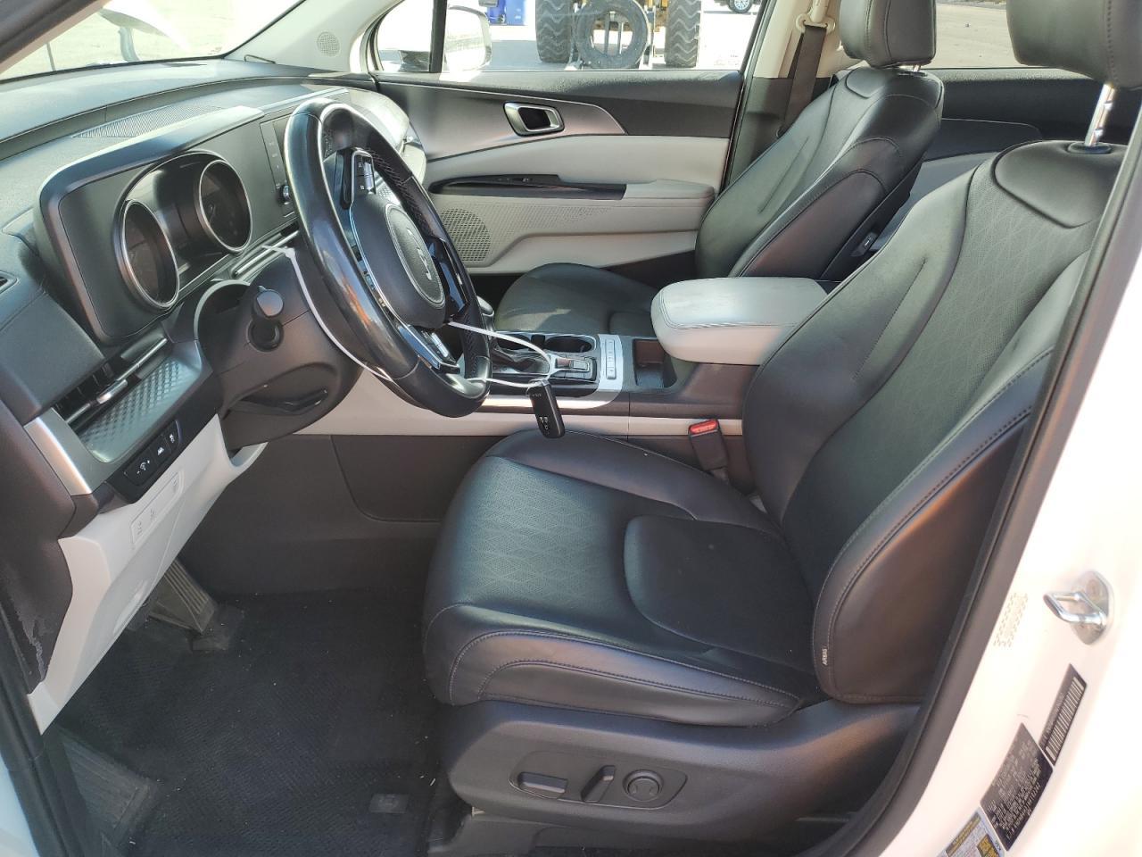 2022 Kia Carnival Lx - Image 7