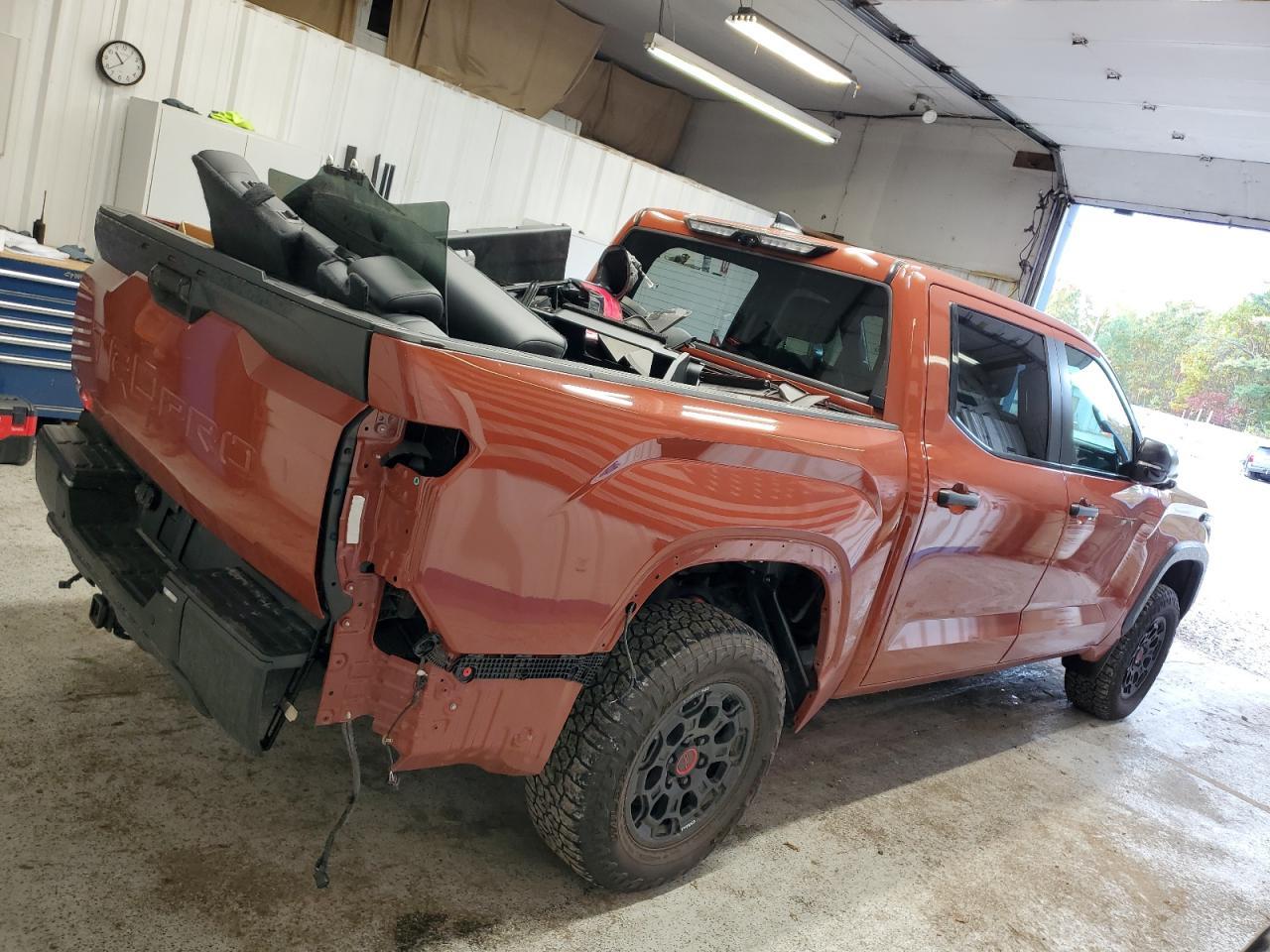 2024 Toyota Tundra Crewmax Limited - Фото 3