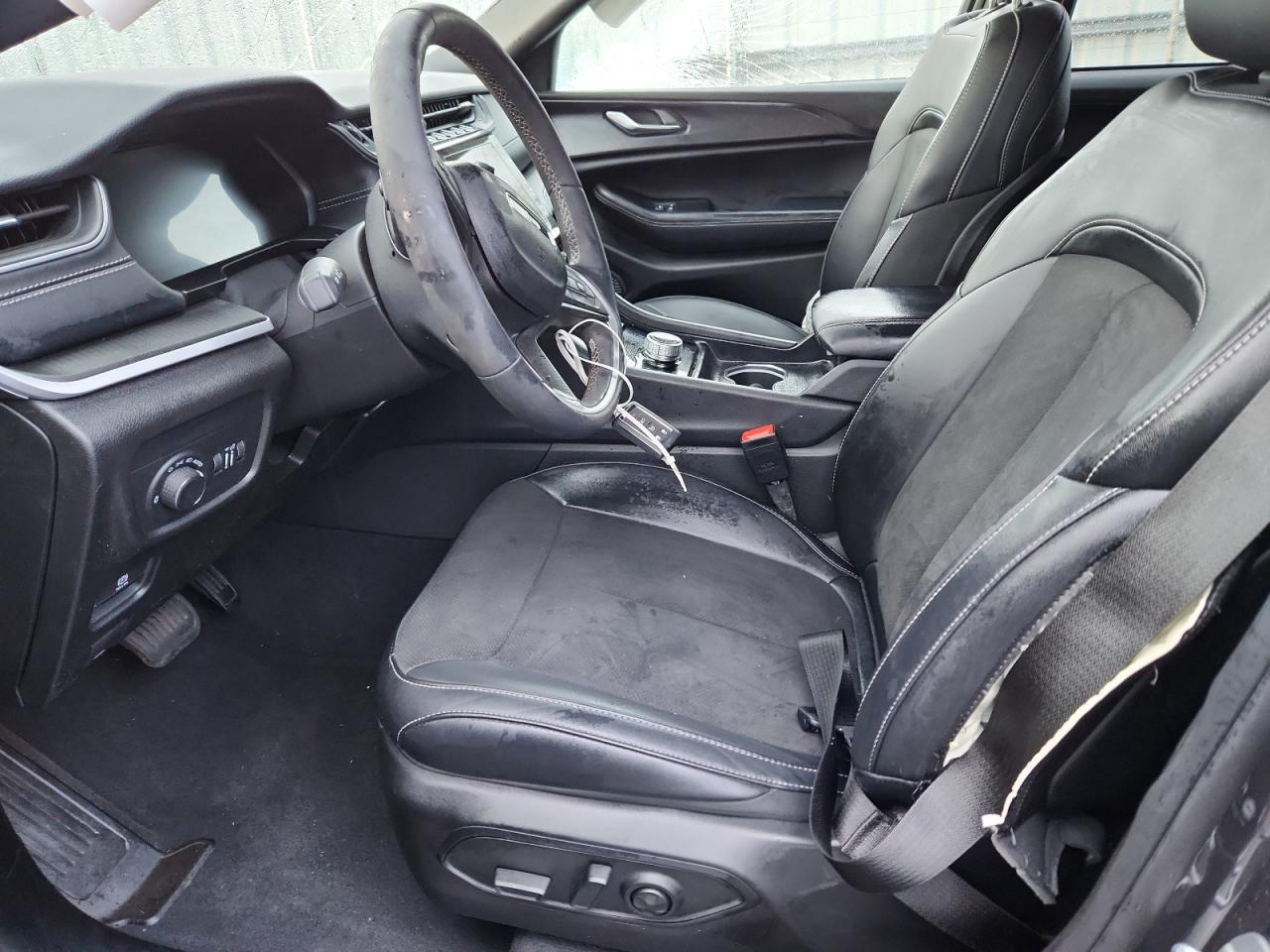 2025 Jeep Grand Cherokee Laredo - Image 7