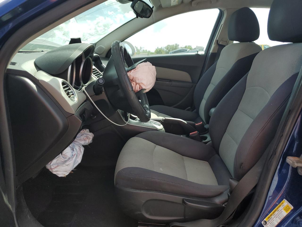 2013 Chevrolet Cruze Ls - Image 7