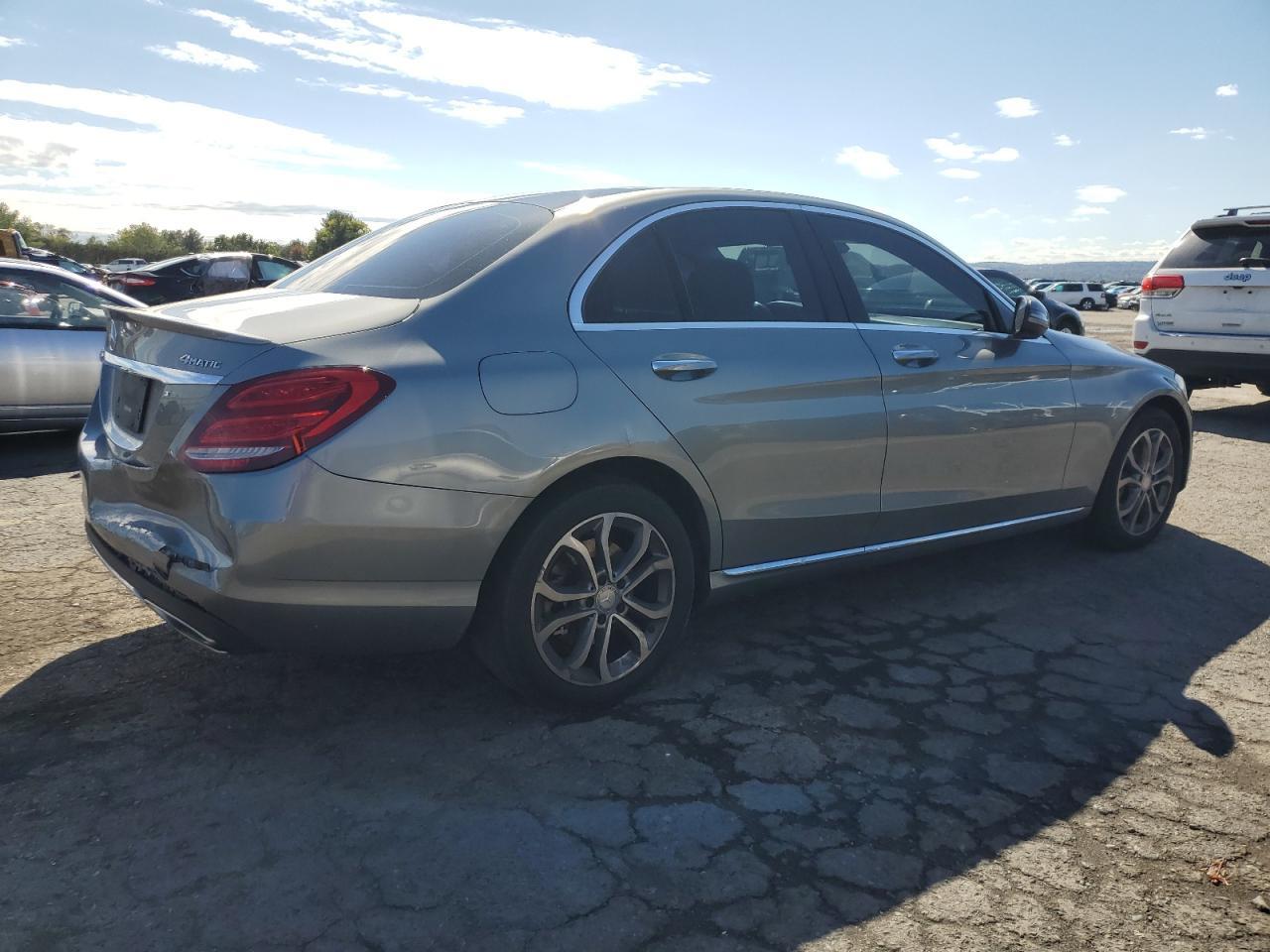 2016 Mercedes-Benz C 300 4Matic - Фото 3