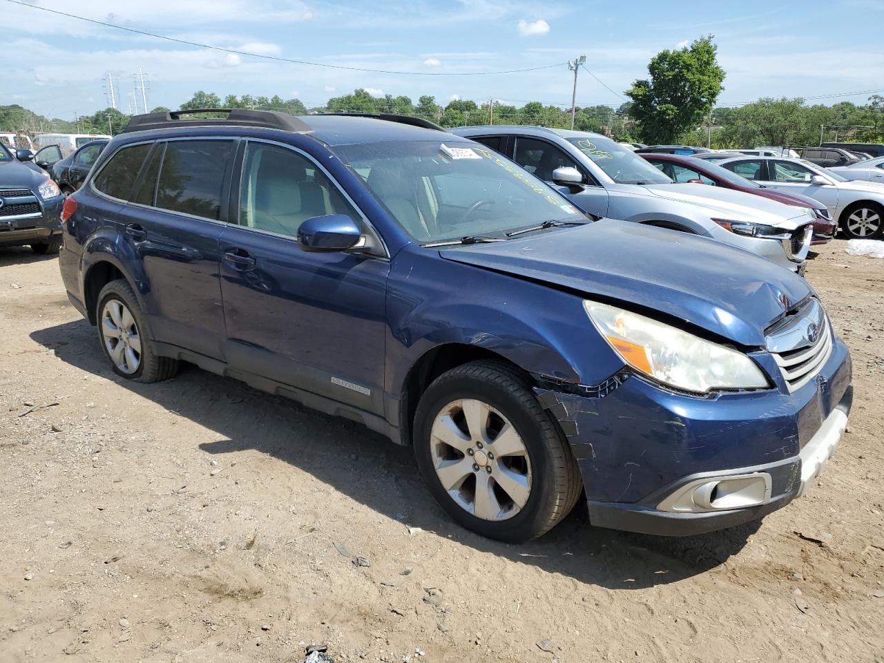 2011 Subaru Outback 2.5I Limited - Image 4