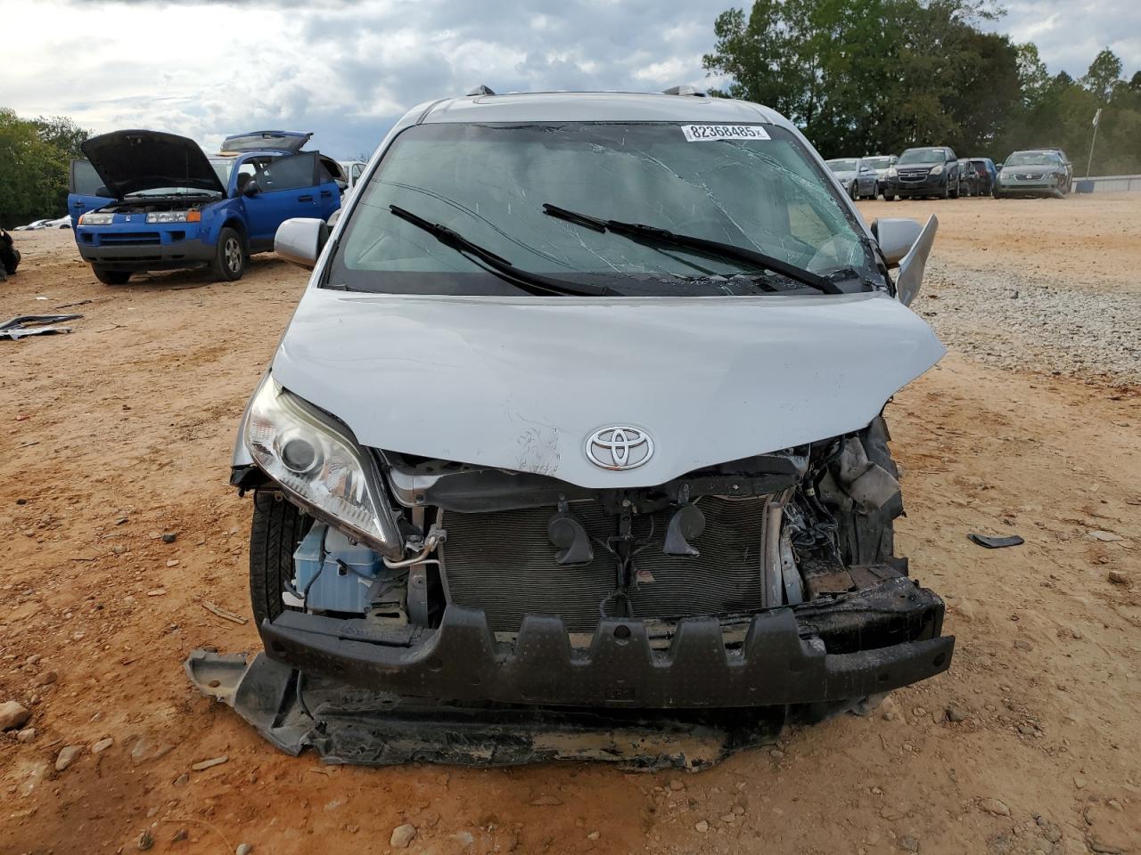 2017 Toyota Sienna Xle - Image 5
