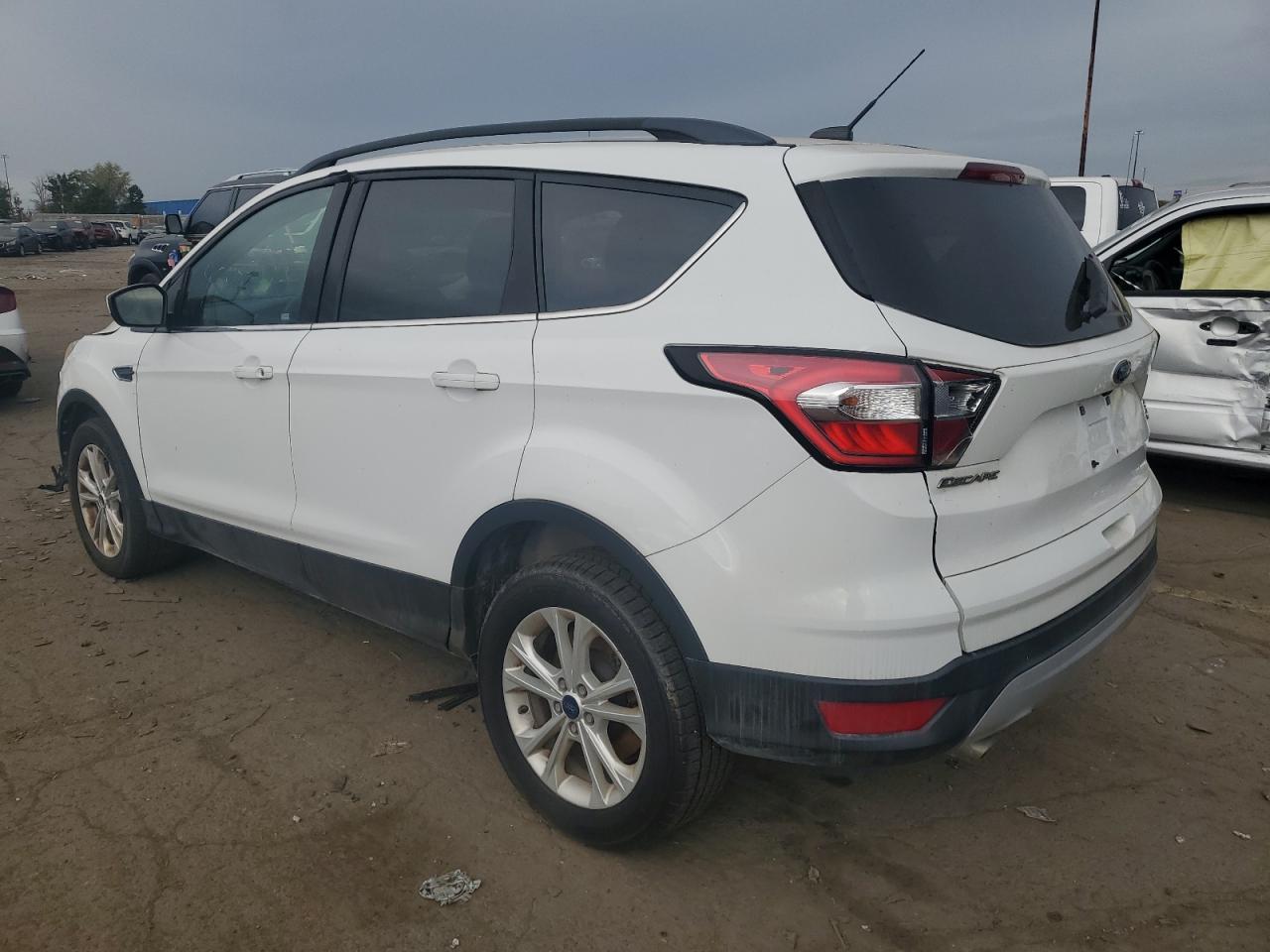 2018 Ford Escape Se - Фото 2