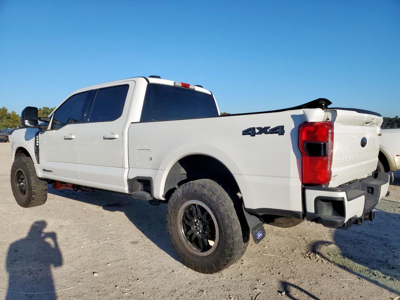 2024 Ford F250 Super Duty - Image 2